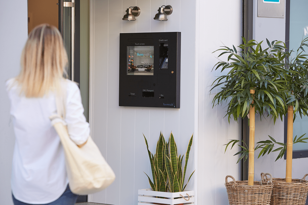 Nueva integración dataHotel - Roommatik: Nos hemos integrado recientemente con la solución de Kiosko Check-in de RoommatiK.